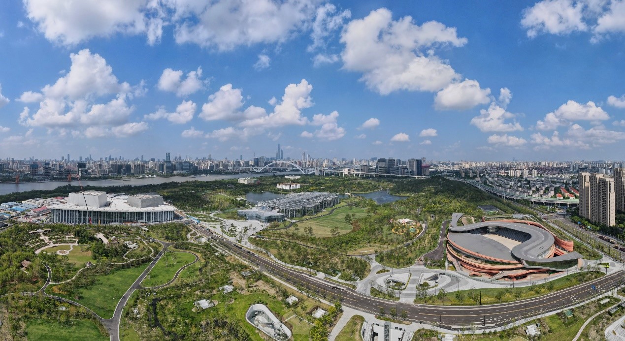 解码魔都｜用寸土寸金地，圆绿水青