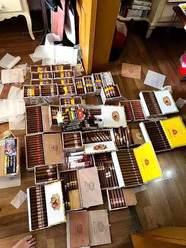 揭秘“茄友圈”里的“商机” 宝山警方捣毁5个非法经营进口雪茄窝点