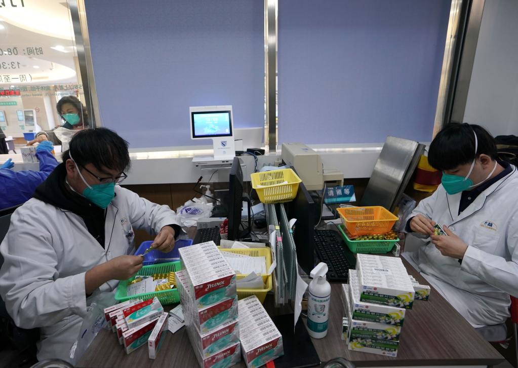 上海：拆盒分装药品 保障用药需求