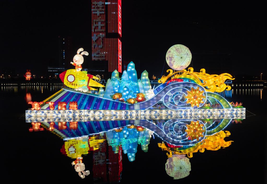 上海：民俗燈會迎新年