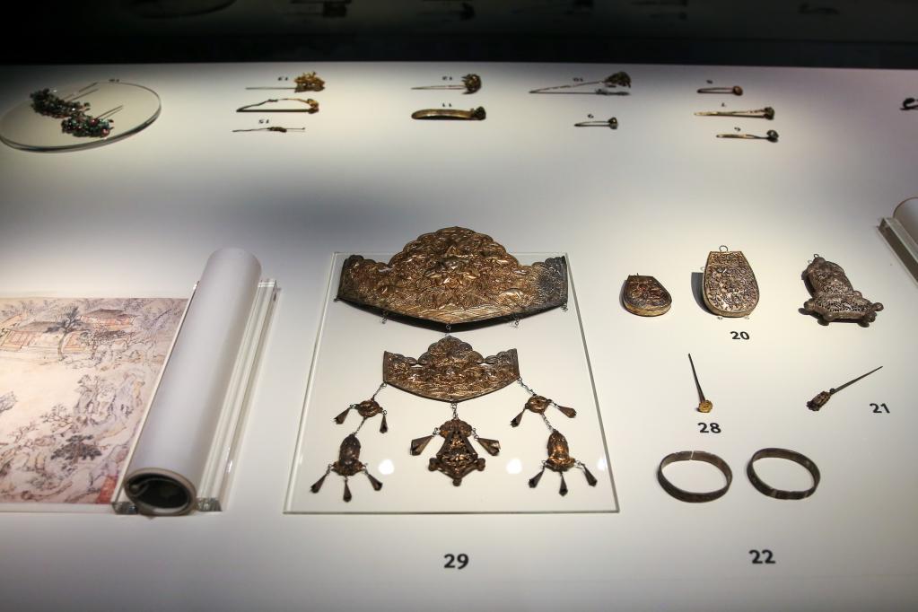 “海上银珠·璀璨华光——上海市历史博物馆馆藏银器展”在首尔开幕